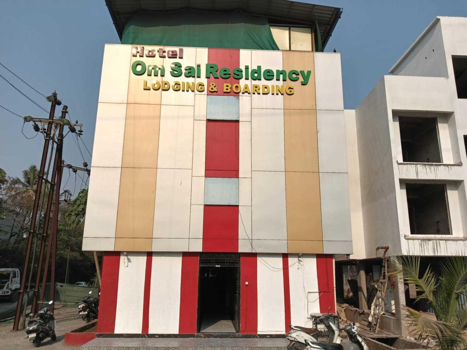 O Om Sai Residency And Boarding 3* Taloje