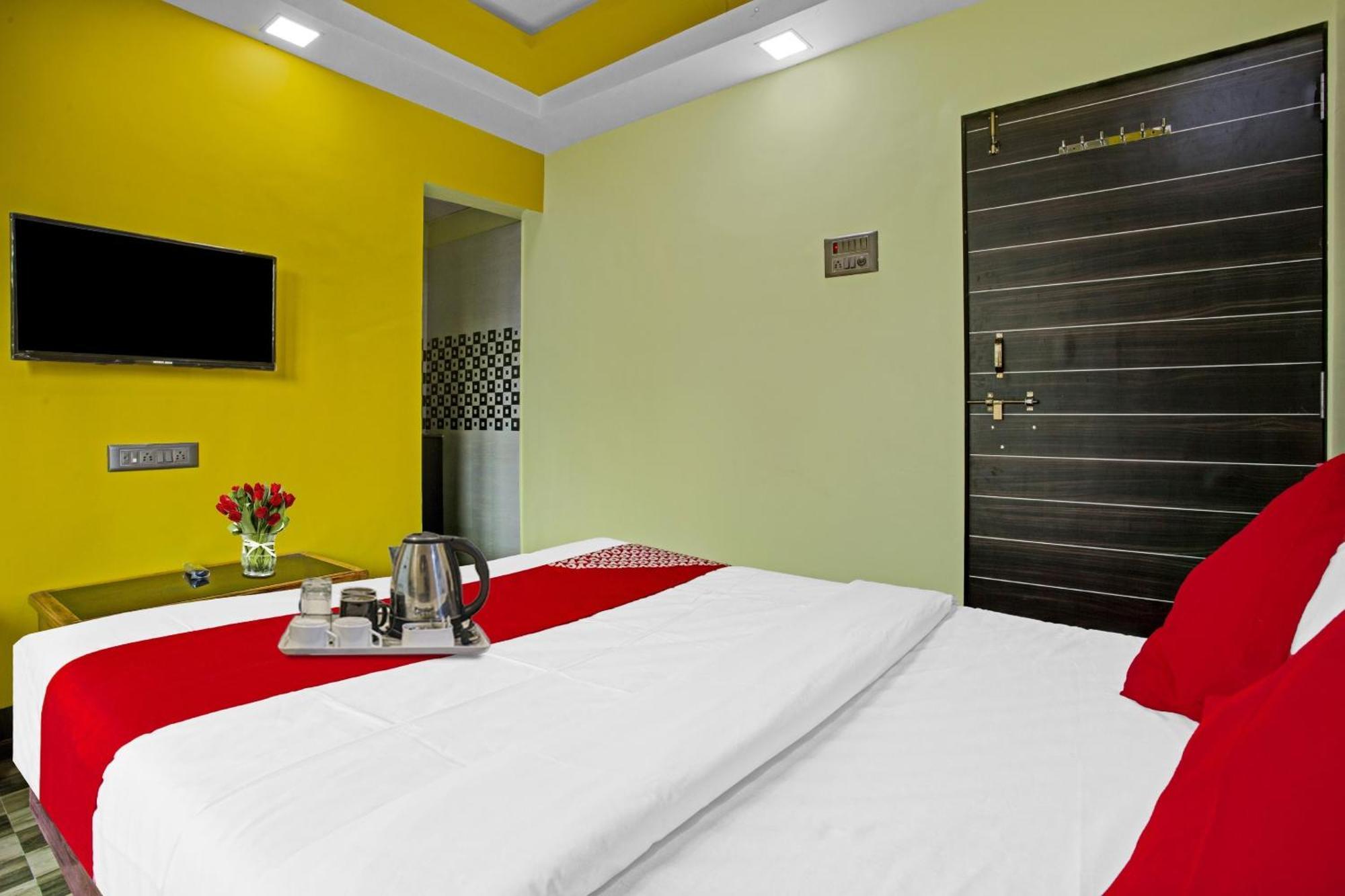 O Om Sai Residency And Boarding Hotel